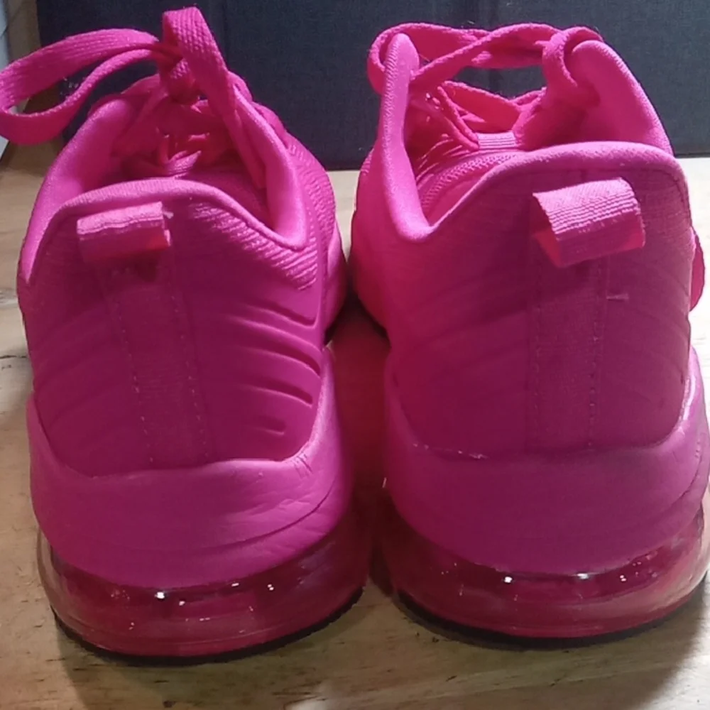 Avia lightweight athletic